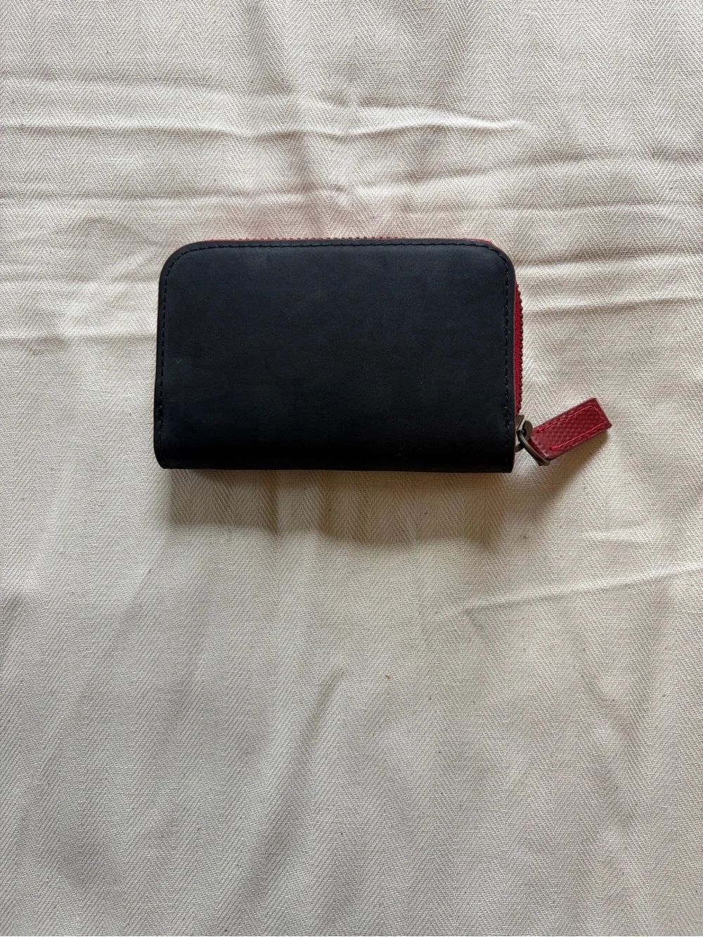 Coin purse made from recycled tires